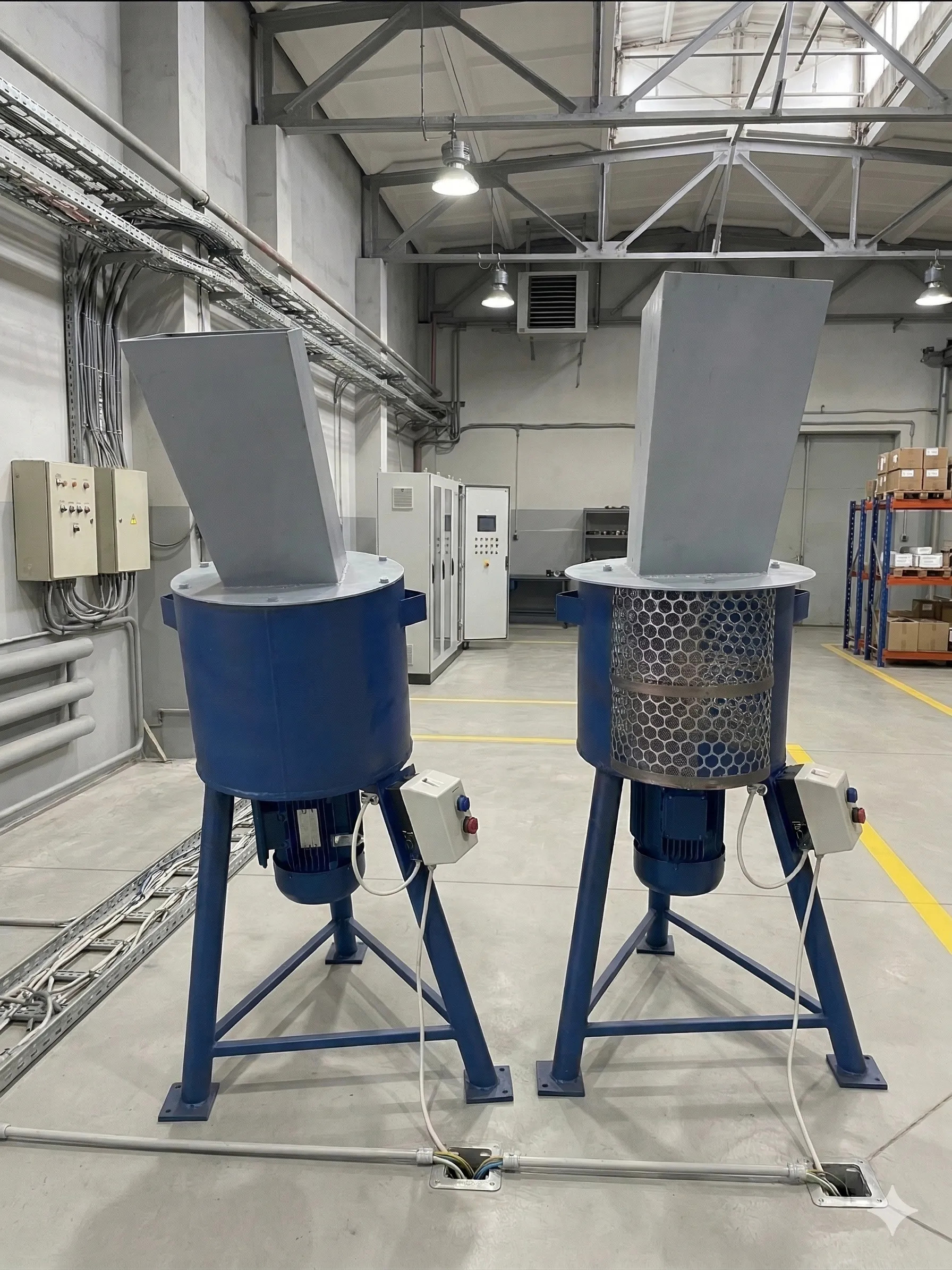 Дробилки для пенопласта и ППУ с загрузочным бункером и металлической сеткой